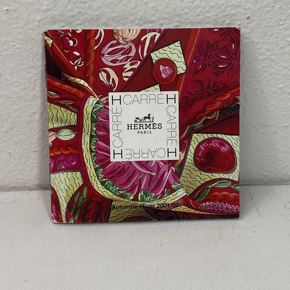 Hermes Le Carre Scarf Catalog Automne-Hiver 2001/02 Collectible Booklet